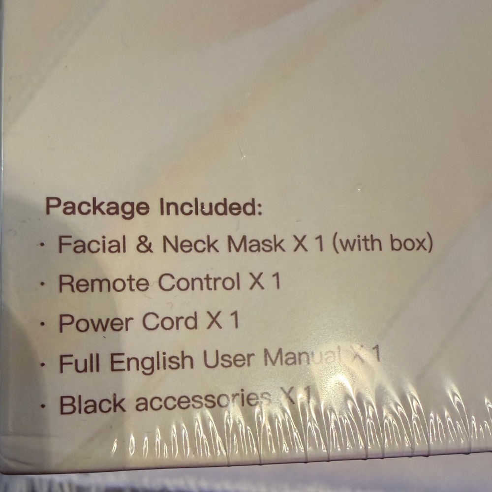 Gold LED Facial Mask - Picture 9 of 9